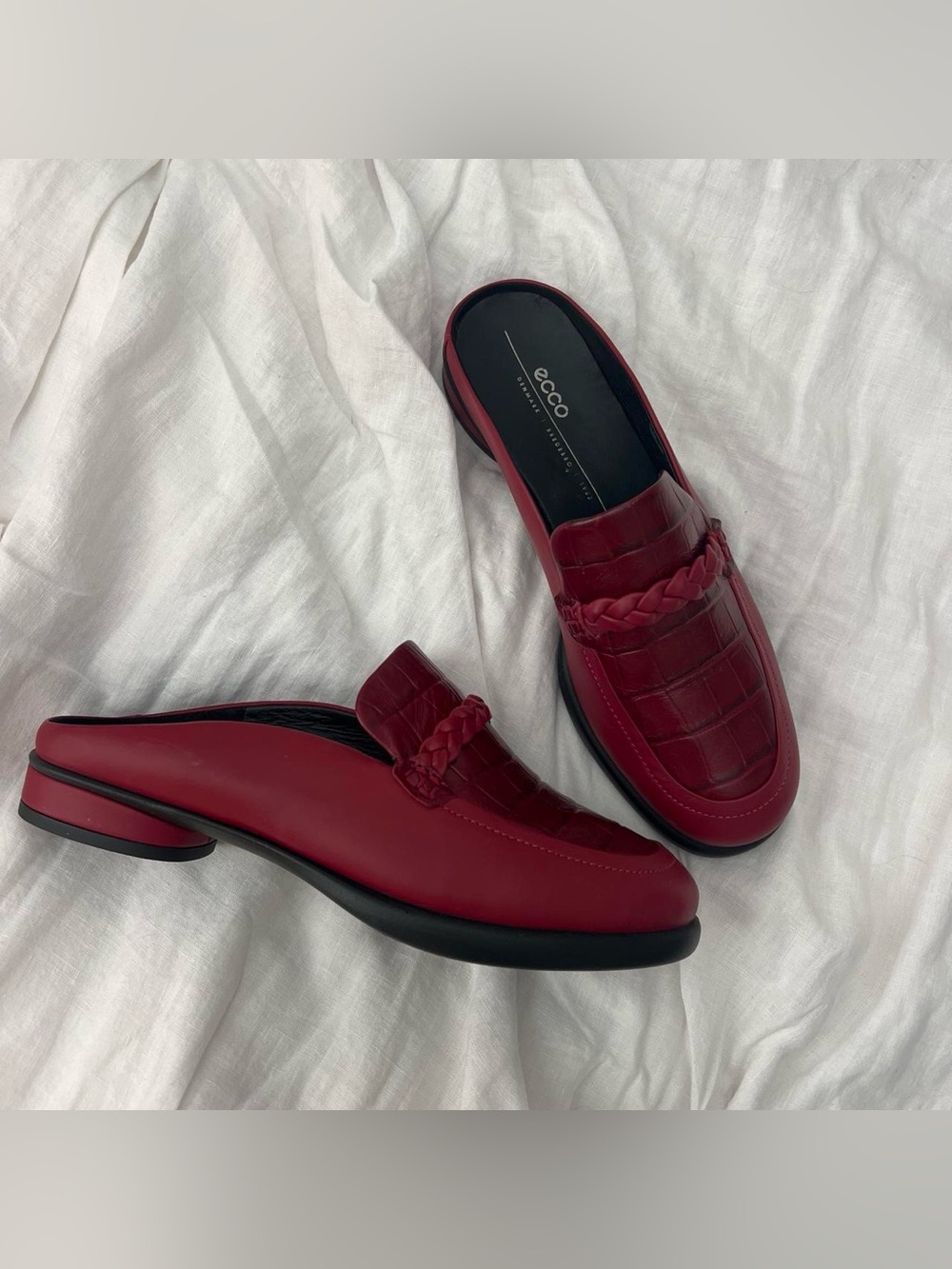 Ecco Women's Burgundy Braided Leather Mule Loafers
